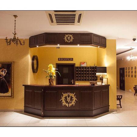 Hotel Lord Debica Экстерьер фото