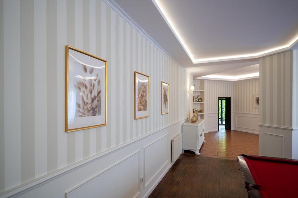 Hotel Lord Debica Экстерьер фото