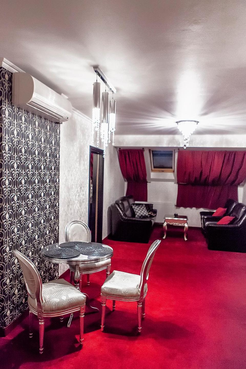 Hotel Lord Debica Экстерьер фото